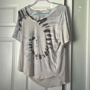 Tie diy flowy top it’s a size small but could also fit as a medium